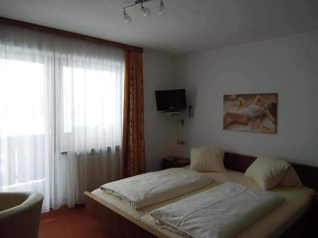 Haus Bergkranz Bed & Breakfast Lermoos Luaran gambar